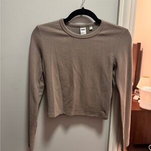 Aritzia TNA Cropped Long Sleeve